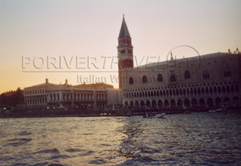 A romantic sunshine in Venice